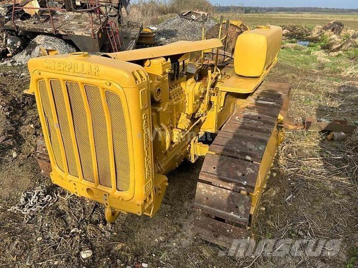 CAT D2 - Buldozer sobre oruga
