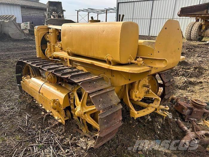 CAT D2 - Buldozer sobre oruga