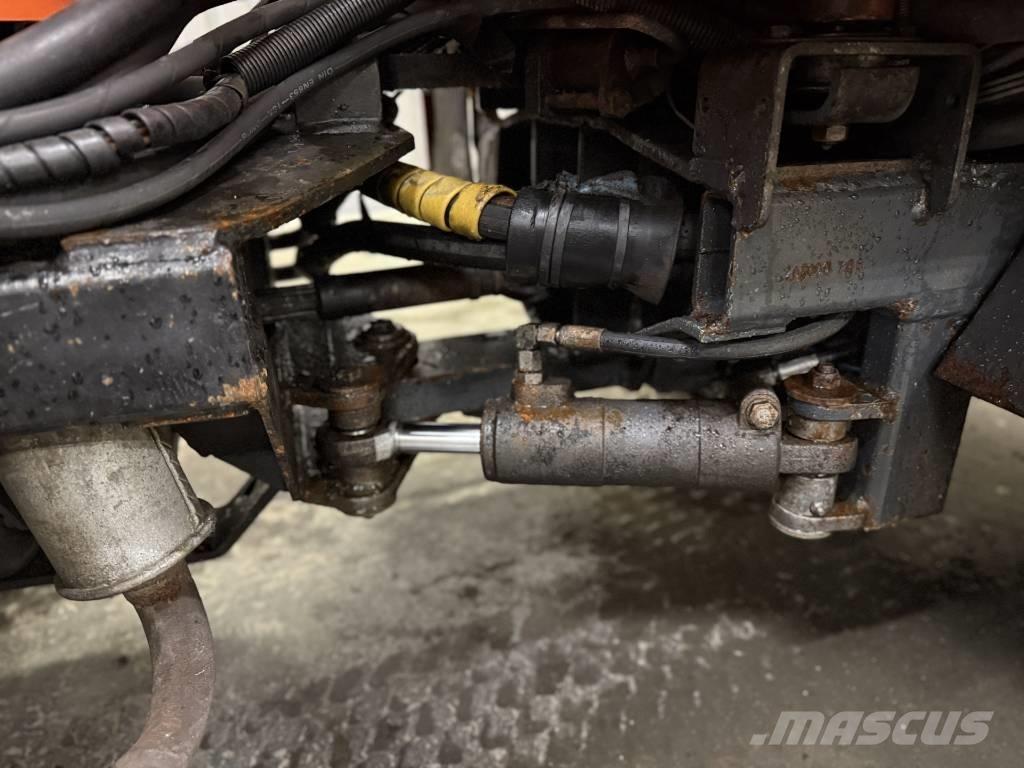 Holder C 240 Maquinarias para servicios públicos