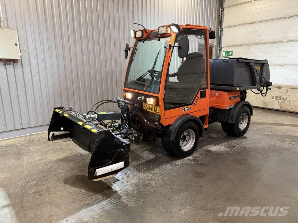 Holder C 240 Maquinarias para servicios públicos