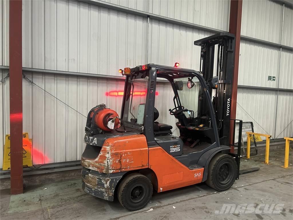 Toyota 02-8FGJF35 Camiones LPG