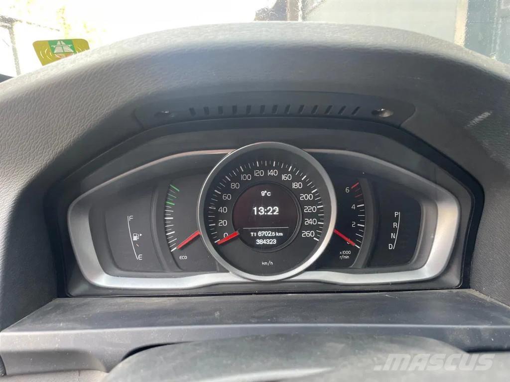 Volvo V60 . Carros