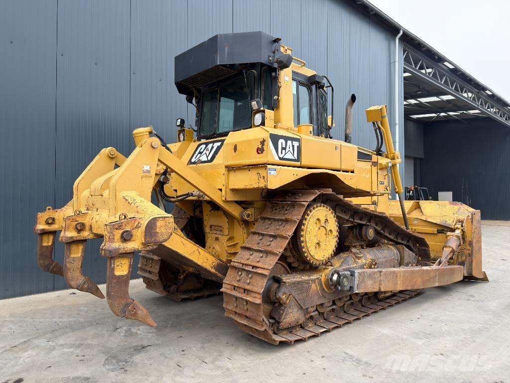 CAT D6T XL Buldozer sobre oruga