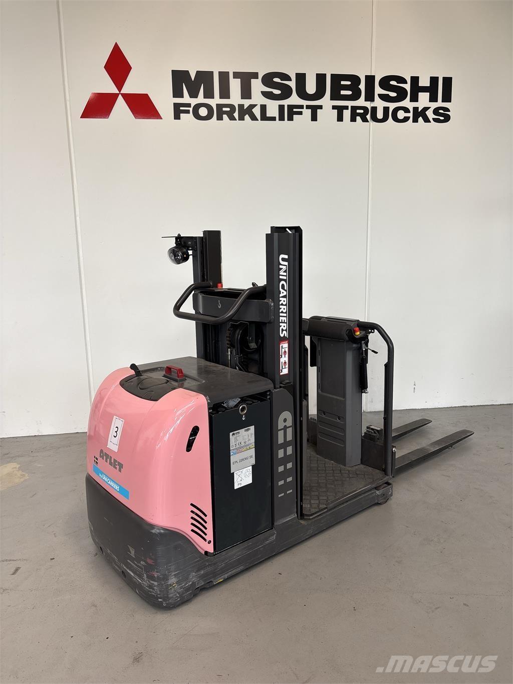 UniCarriers EPL100 Montacargas recogepedidos de baja altura