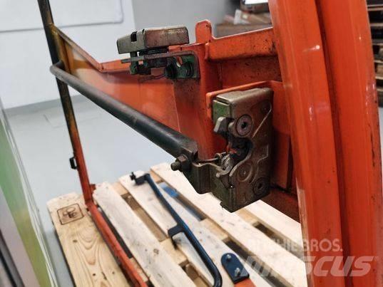 JLG 307 door Cabina