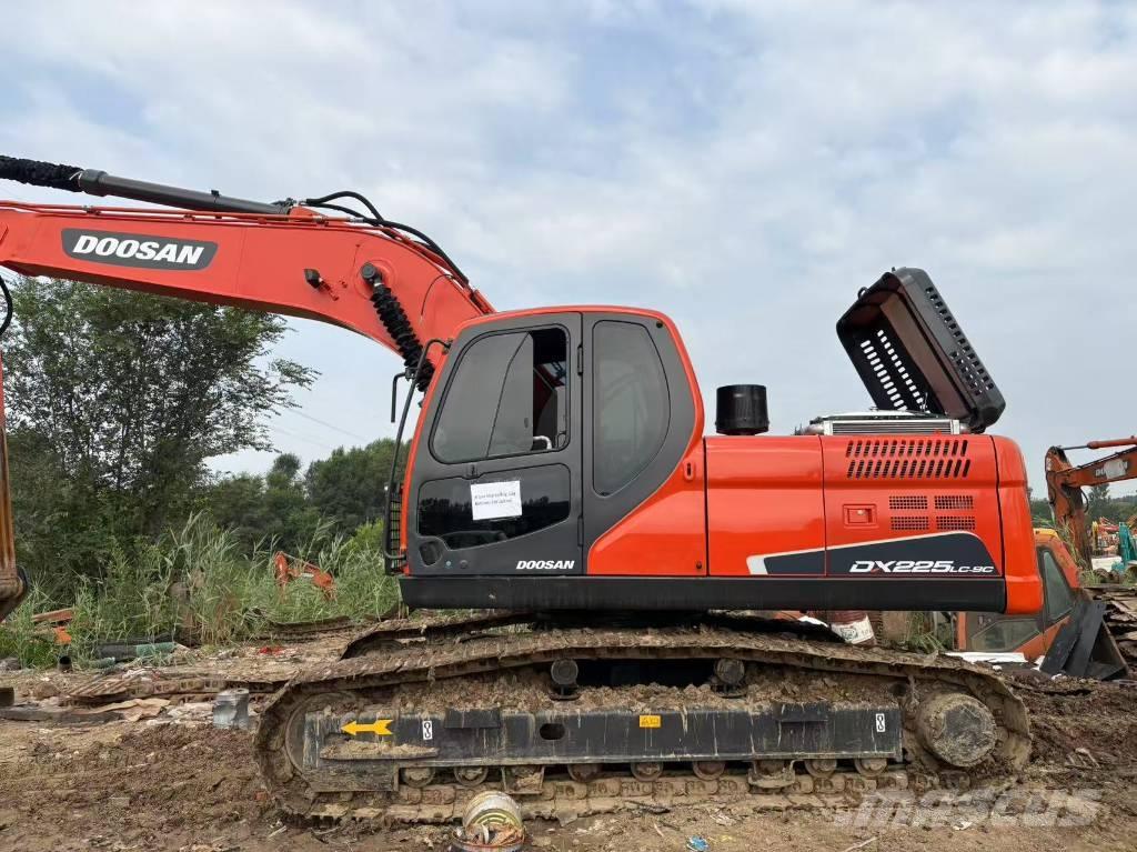 Doosan DX225LC-9C Excavadoras sobre orugas