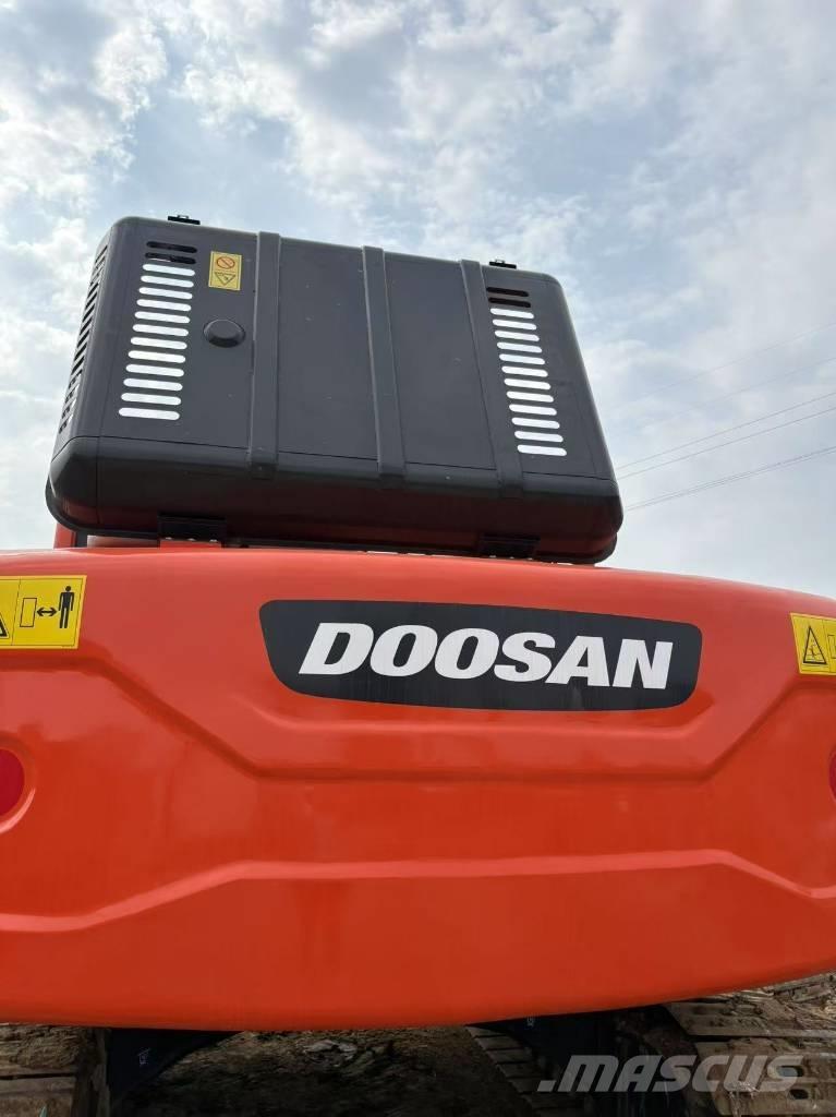 Doosan DX225LC-9C Excavadoras sobre orugas