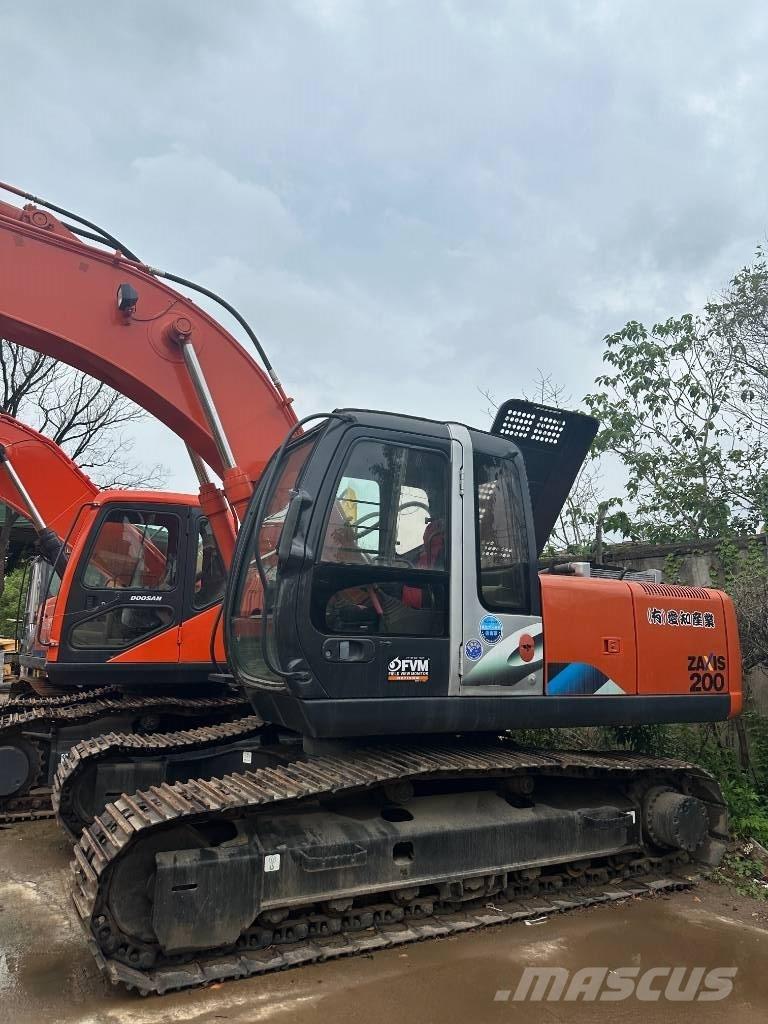 Hitachi ZX 200 Excavadoras sobre orugas