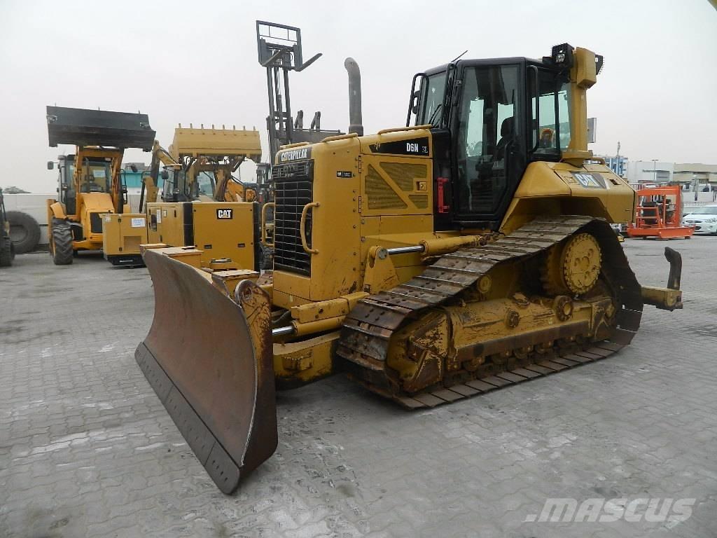 CAT D 6 N XL Buldozer sobre oruga