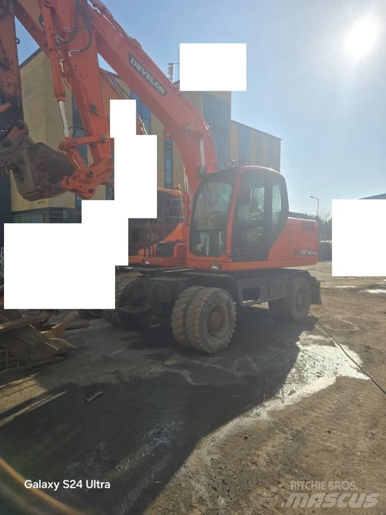 Doosan DX 140WA Excavadoras de ruedas