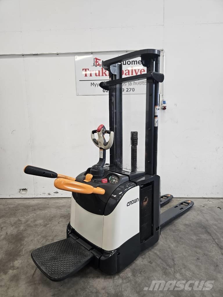 Crown ETi 4000 1.6 Apiladoras eléctricos