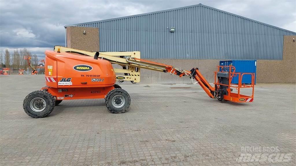 JLG 520AJ Plataformas con brazo de elevación manual