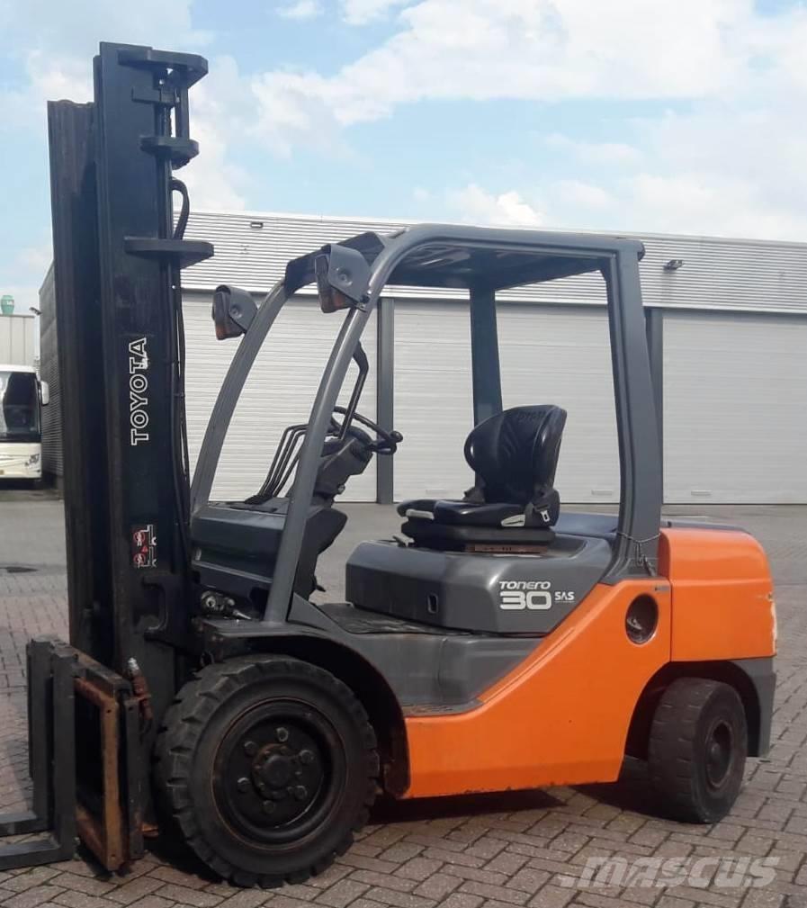 Toyota 8 FD F 30 Camiones diesel