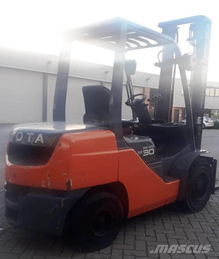 Toyota 8 FD F 30 Camiones diesel