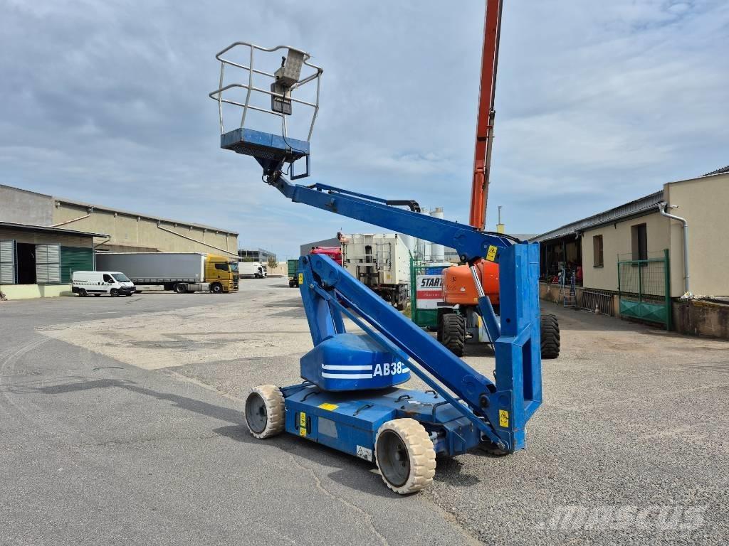 UpRight AB38 Plataformas con brazo de elevación manual