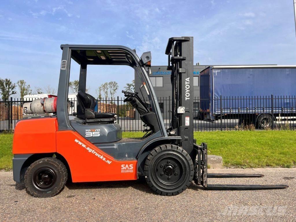 Toyota 02- 8FGJF35 Camiones LPG