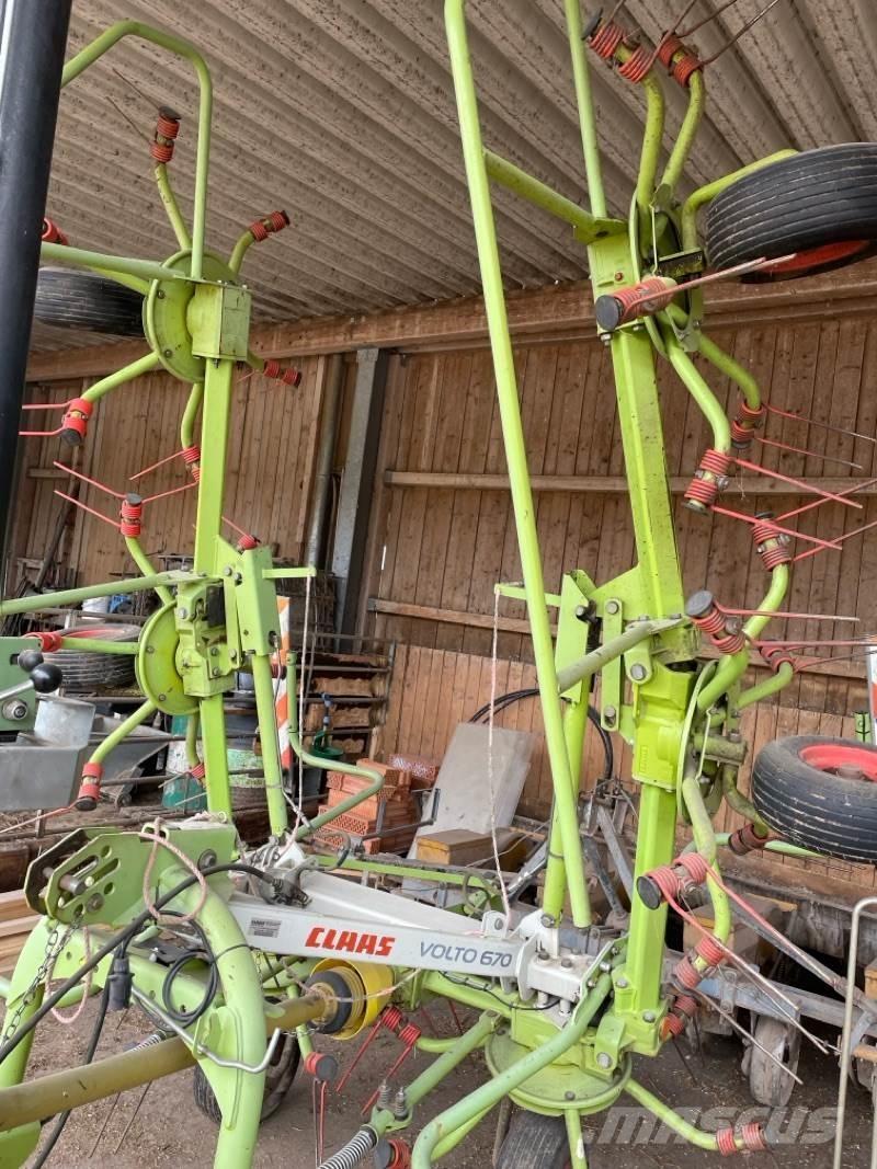 CLAAS Volto 670 Rastrilladoras y rastrilladoras giratorias