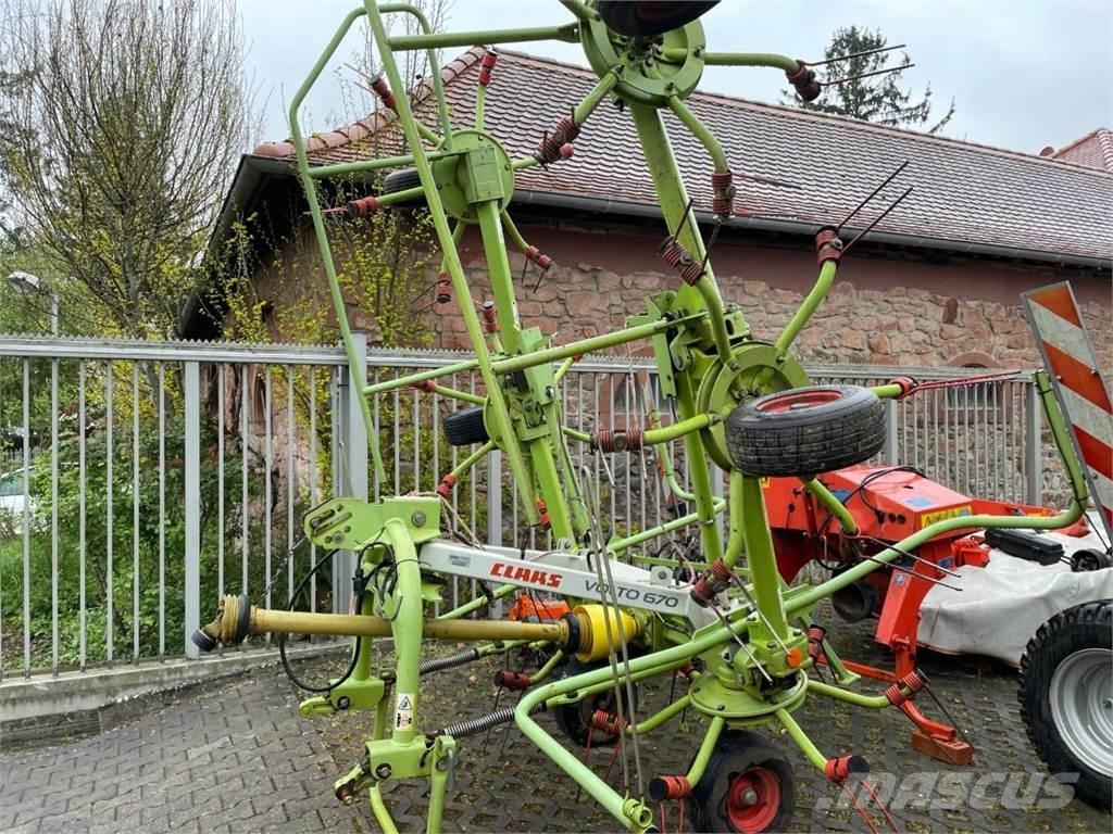 CLAAS Volto 670 Rastrilladoras y rastrilladoras giratorias