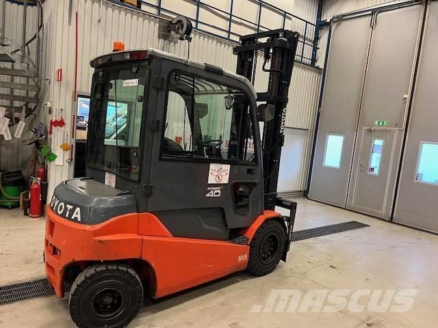 Toyota 8 FBMT 40 Carretillas de horquilla eléctrica