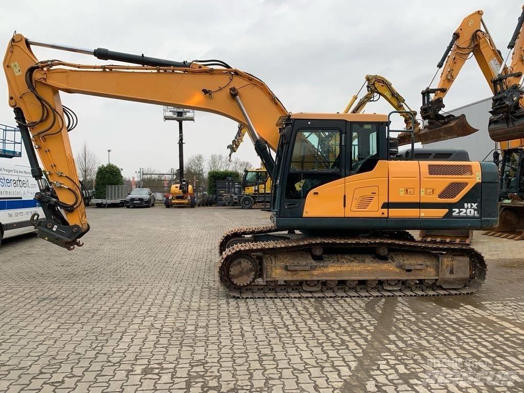 Hyundai HX220 Excavadoras sobre orugas