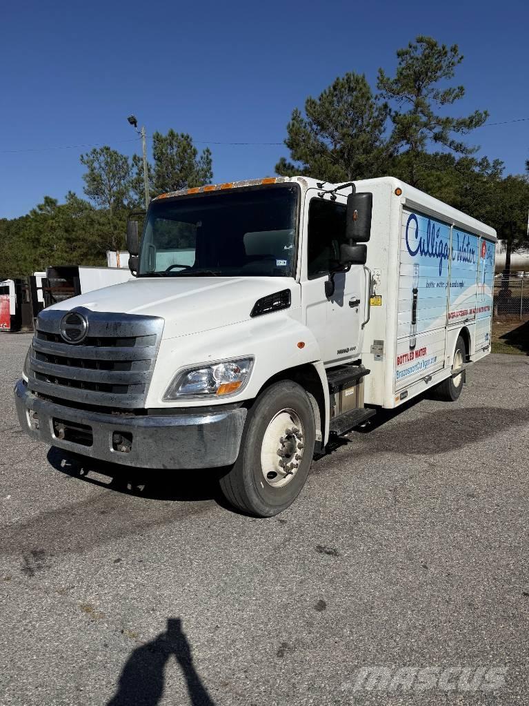 Hino 268 Camiones de reparto de bebidas