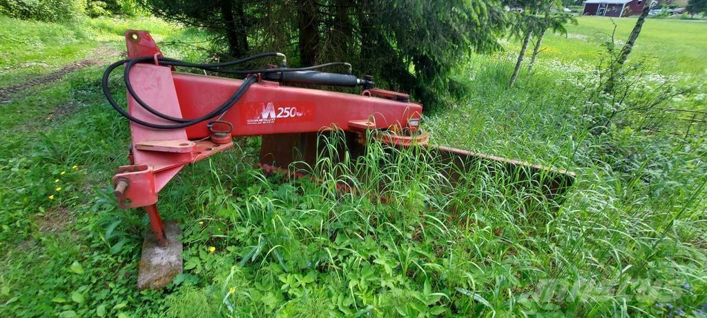 VM 250 Rastras para caminos