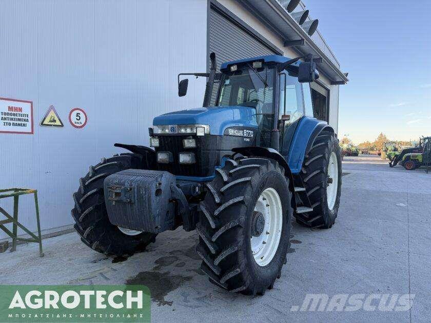 New Holland 8770 Tractores