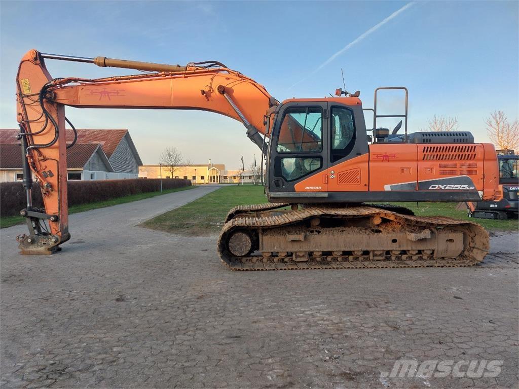 Doosan DX255LC-5 Excavadoras sobre orugas
