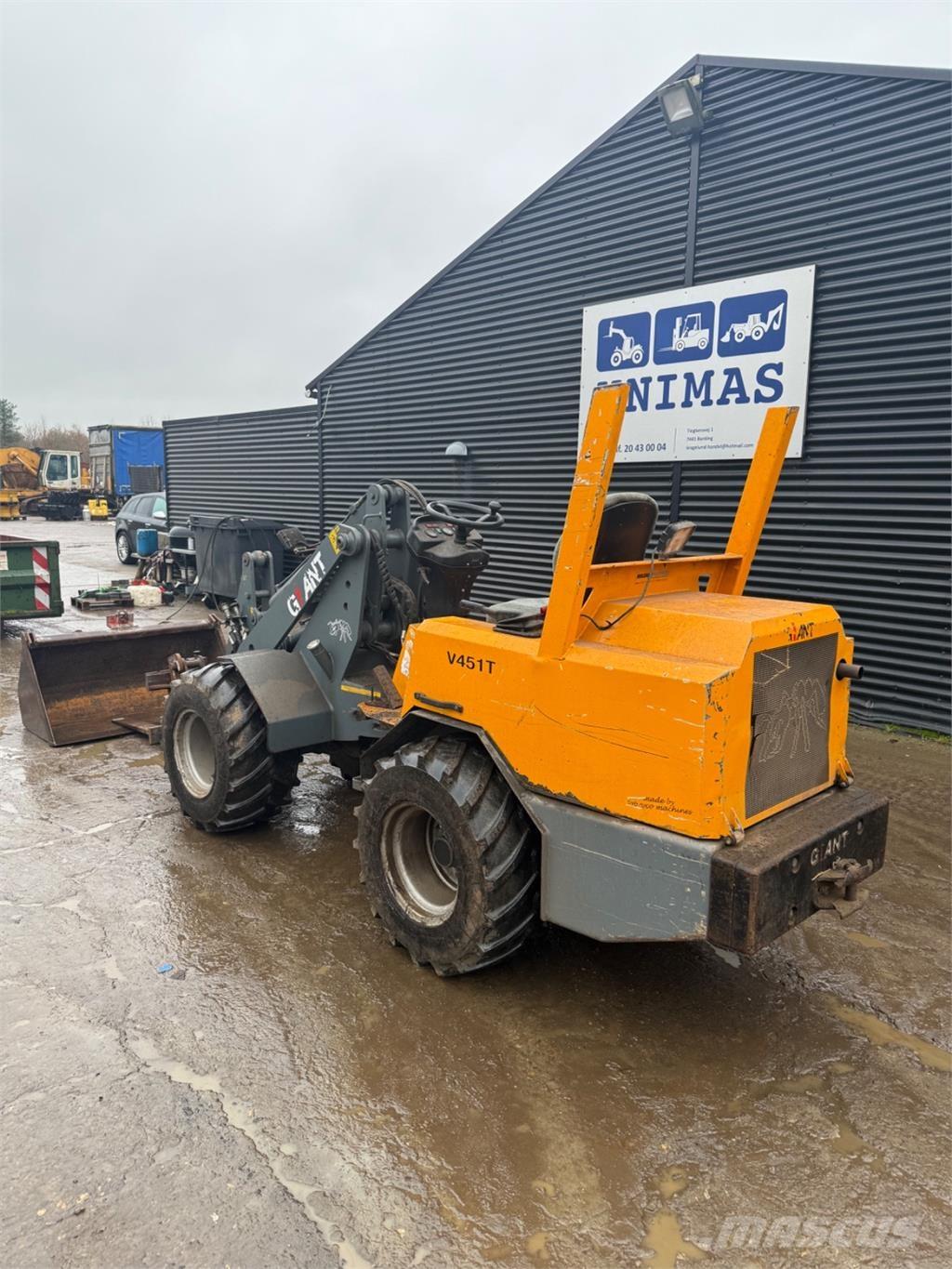 GiANT 451T Minicargadoras