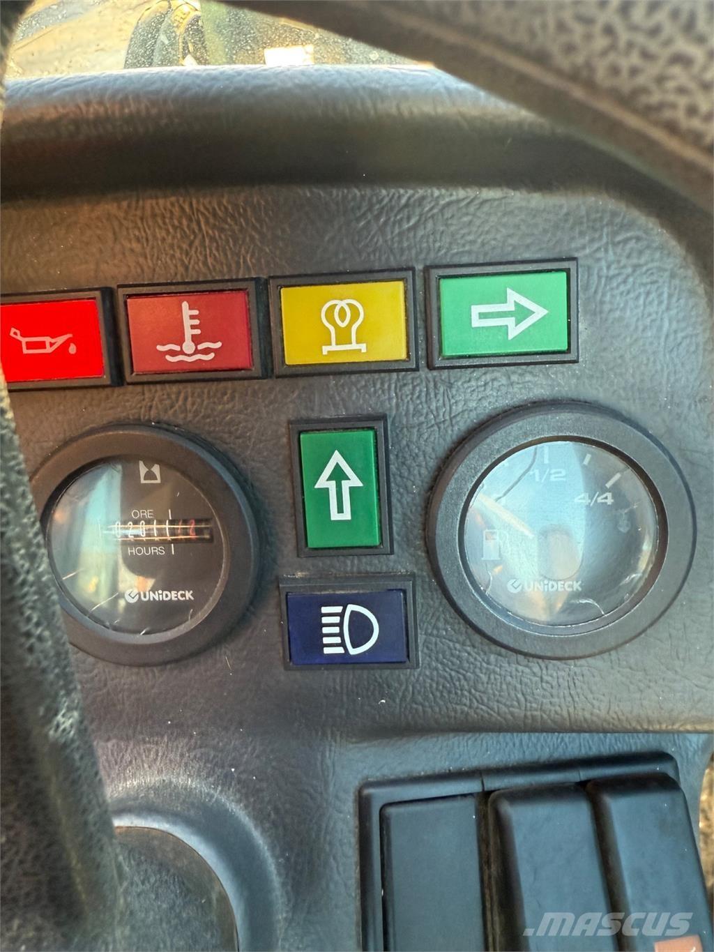 GiANT V6004 T Minicargadoras