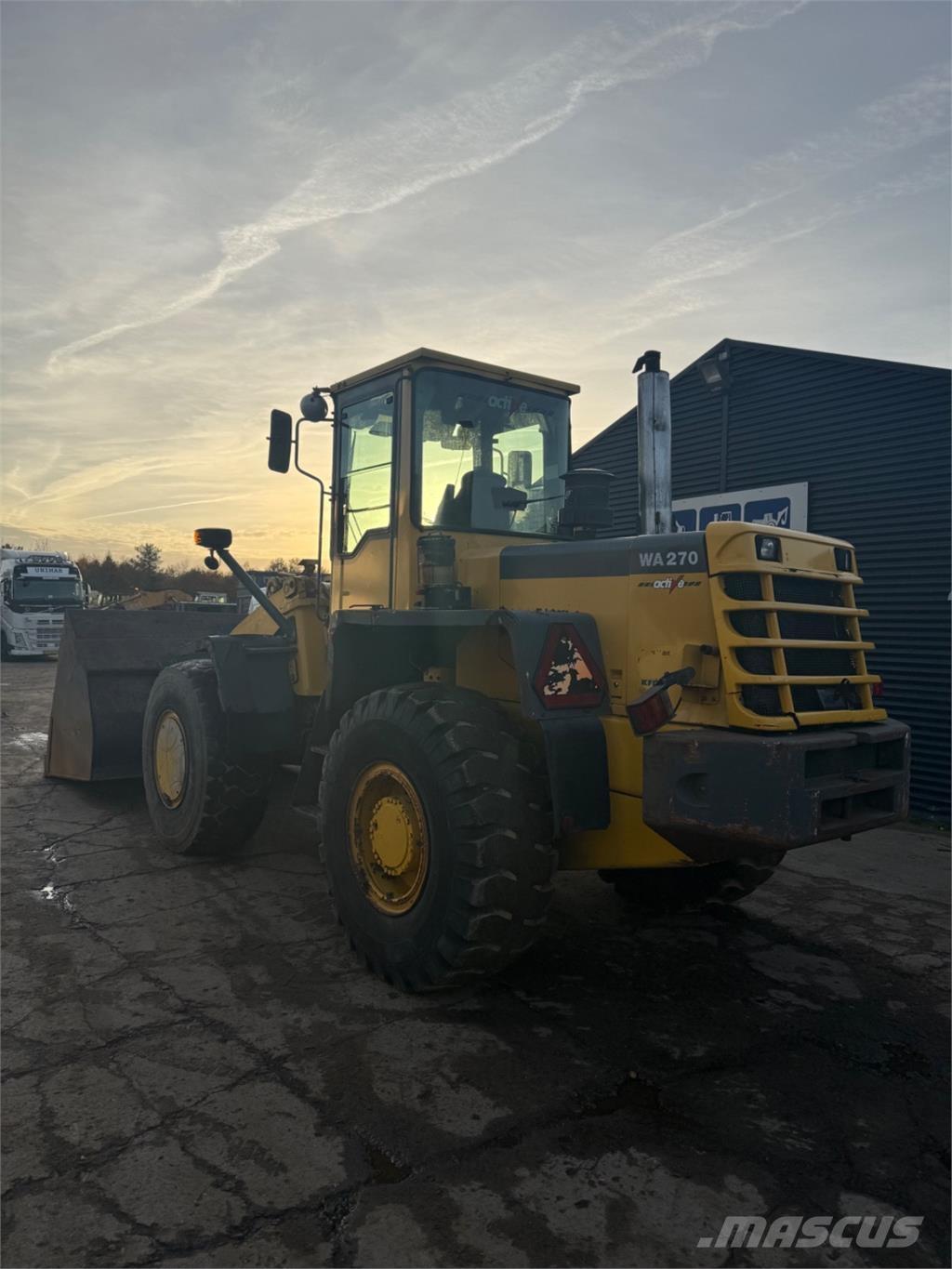 Komatsu WA270-3 Cargadoras sobre ruedas