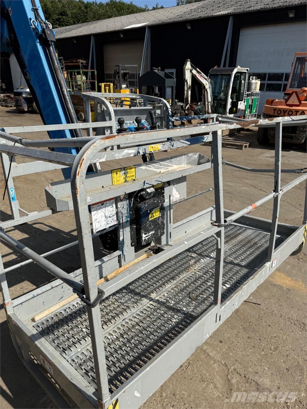 Manitou 280TJ Plataformas con brazo de elevación manual