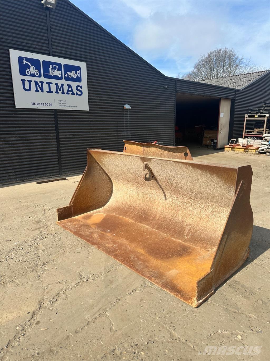 Volvo 2500mm Cuchillas