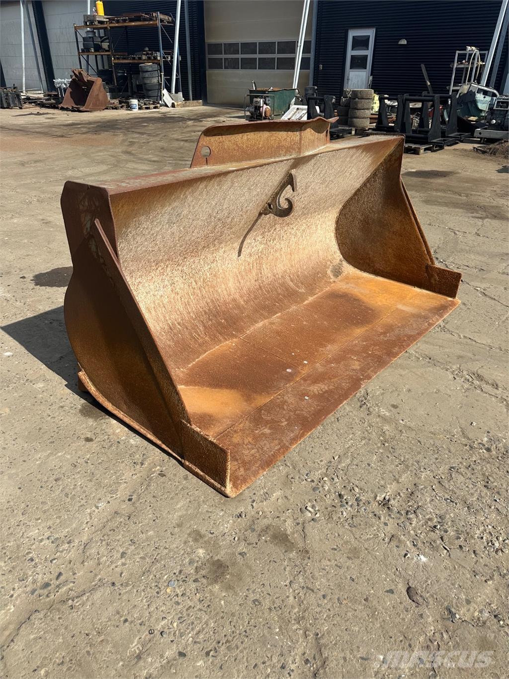 Volvo 2500mm Cuchillas