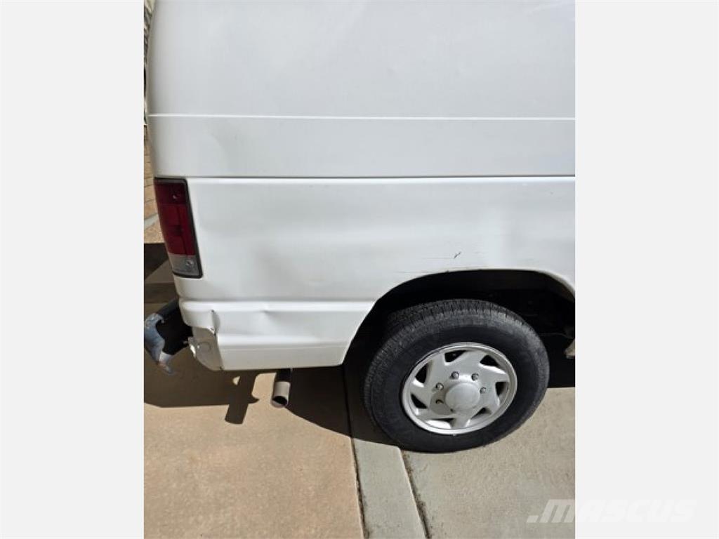 Ford E150 Furgonetas cerradas