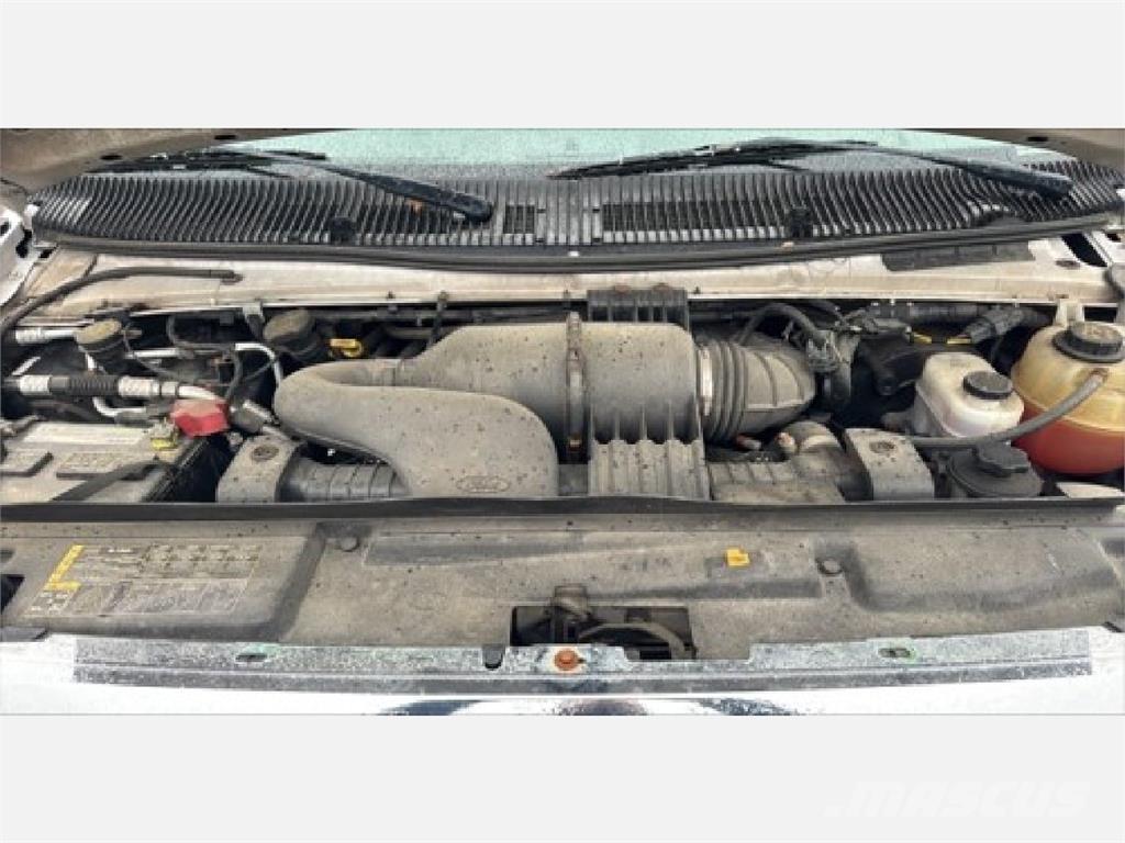 Ford E350 Camiones con caja de remolque