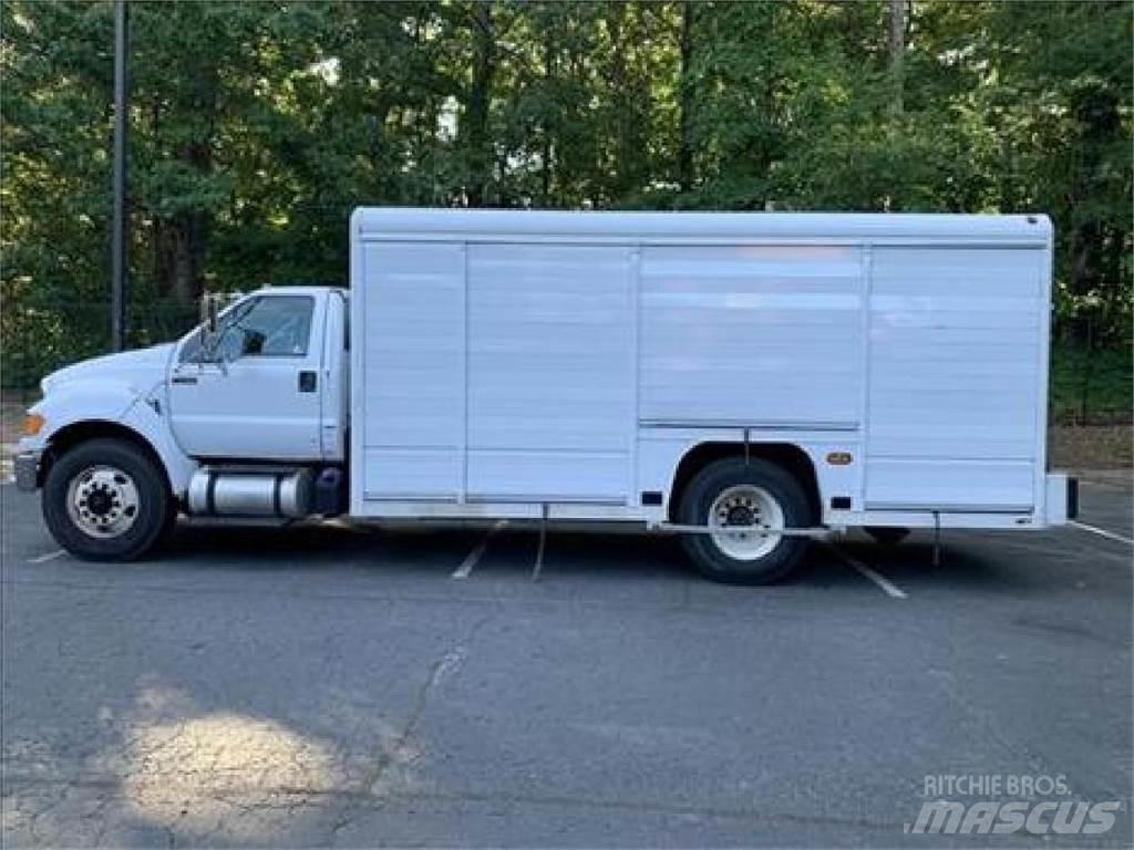 Ford F750 Camiones de reparto de bebidas