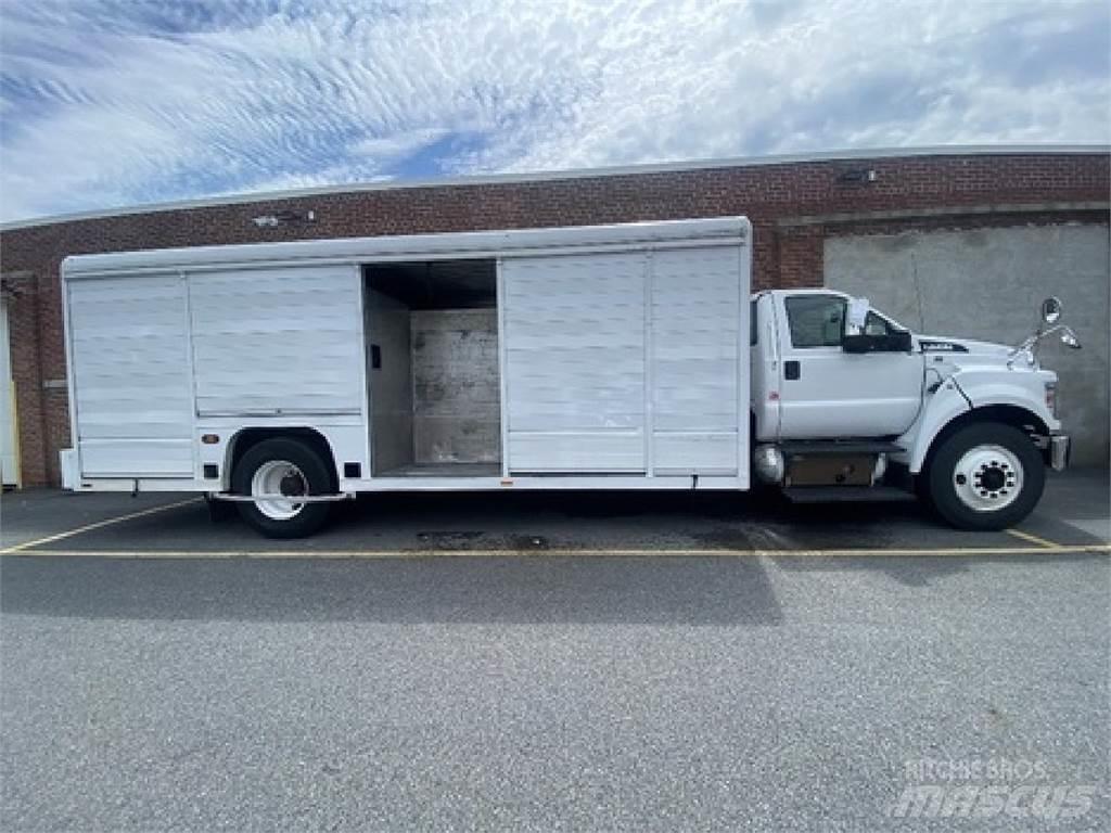 Ford F750 Camiones de reparto de bebidas