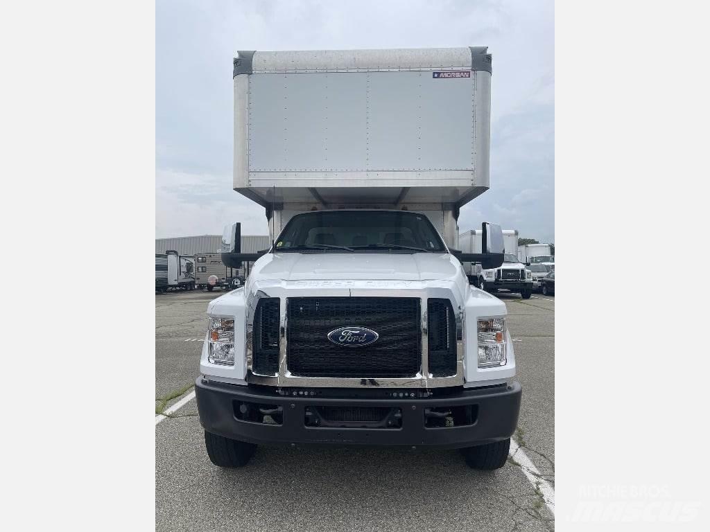 Ford F750 Camiones con caja de remolque