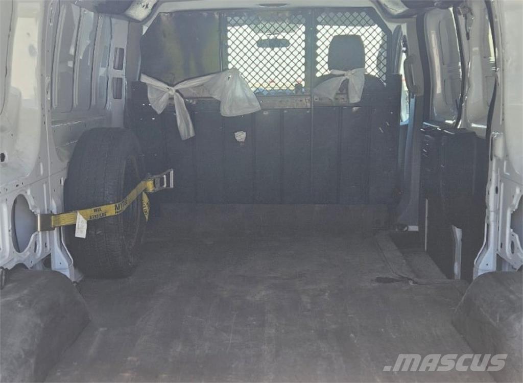 Ford Transit 150 Furgonetas cerradas