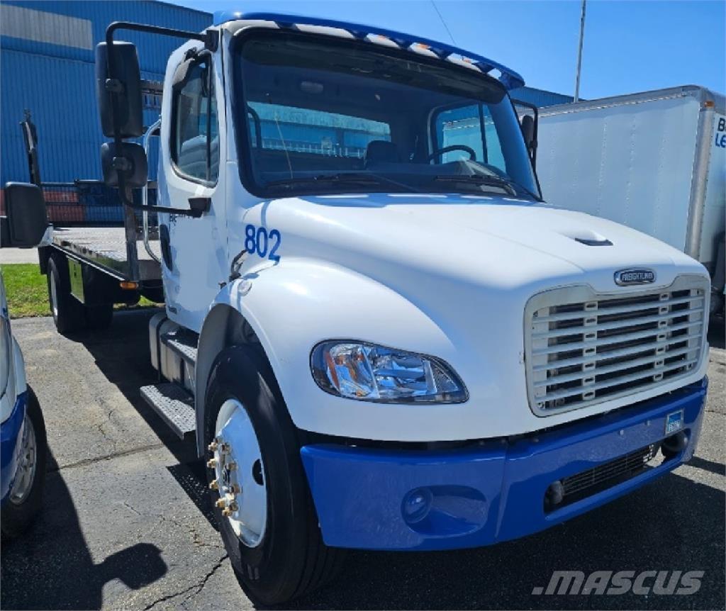 Freightliner M2 Camiones de cama baja