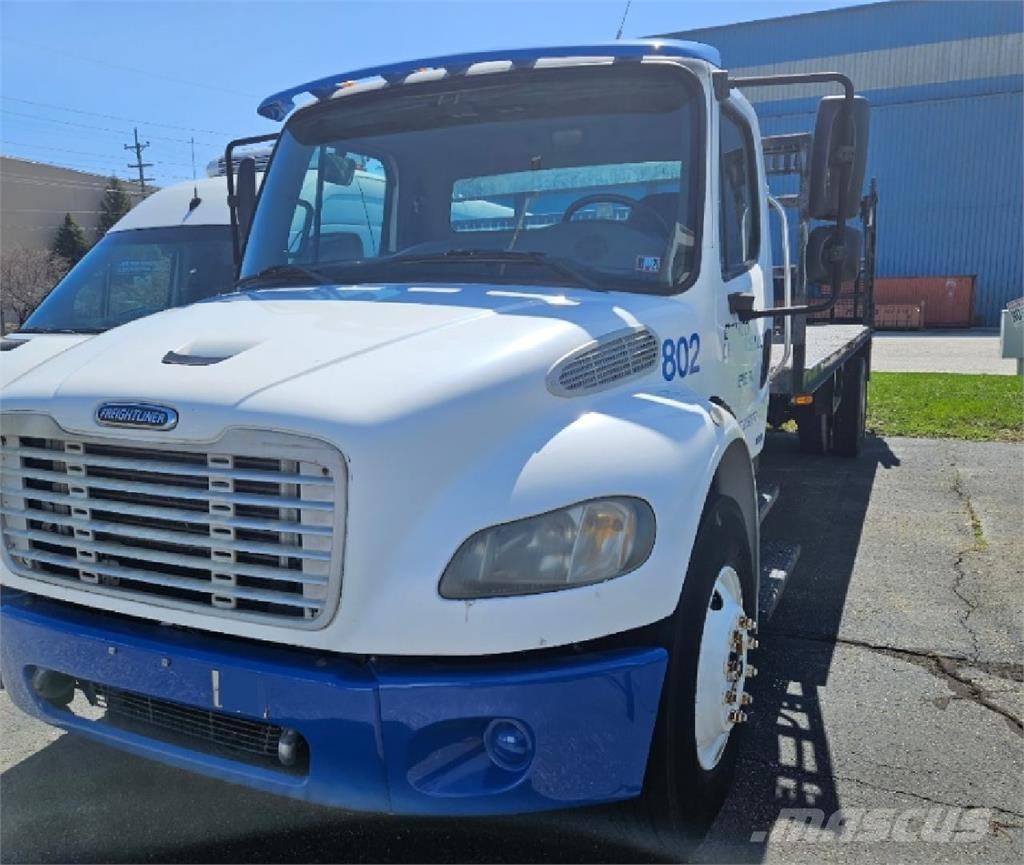 Freightliner M2 Camiones de cama baja