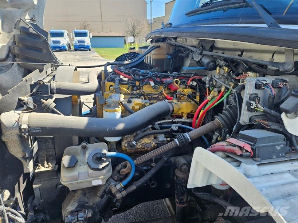 Freightliner M2 Camiones de cama baja