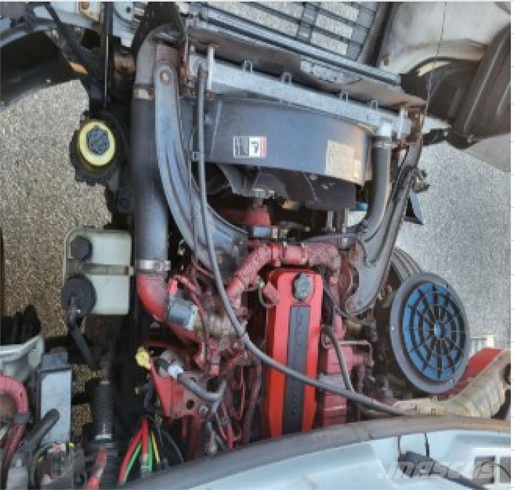 Freightliner M2 Camiones con caja de remolque