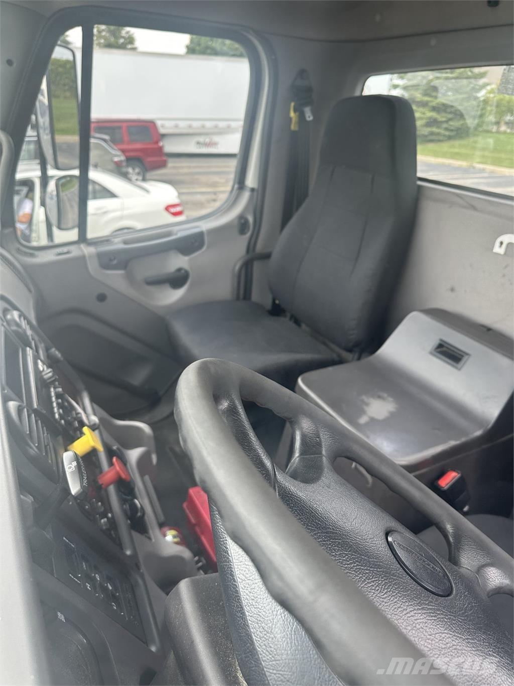 Freightliner M2 106 Camiones tractor