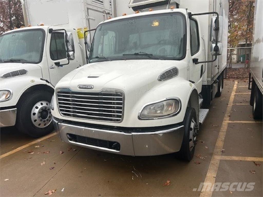 Freightliner M2-106 Camiones con caja de remolque