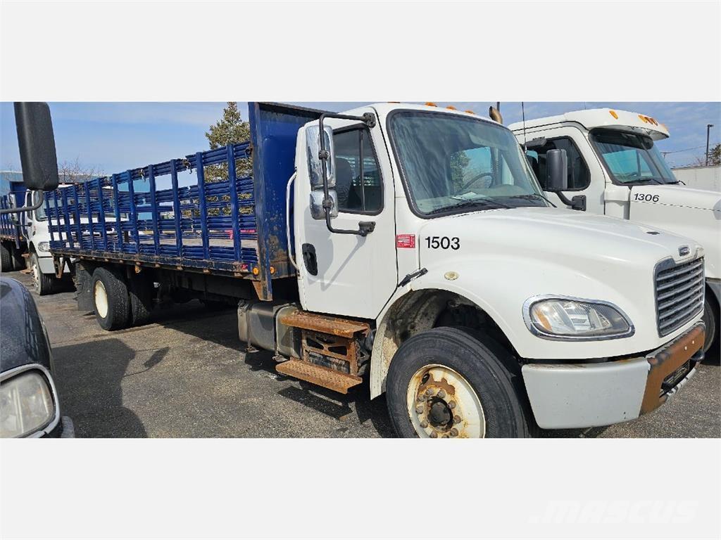 Freightliner M2 106 Camiones de cama baja