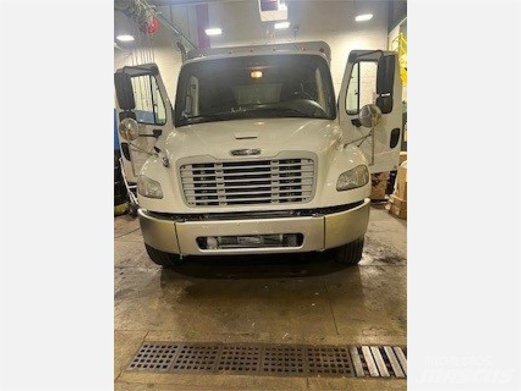 Freightliner M2106 Camiones de reparto de bebidas