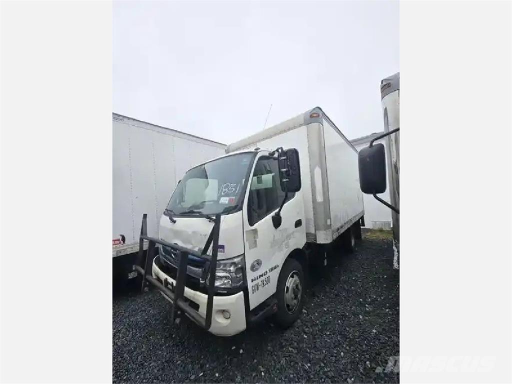 Hino 195 Camiones con caja de remolque