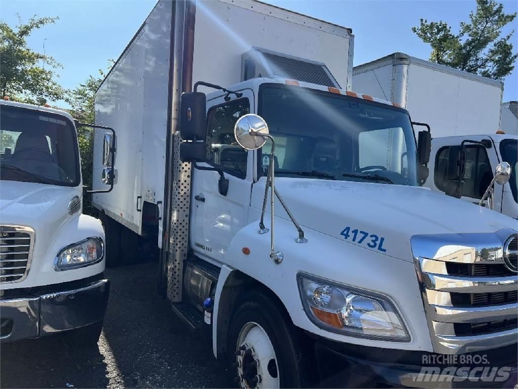 Hino 338 Camiones con caja de remolque